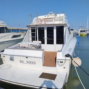  Botel Bed&boat Ii Boatandholiday Com